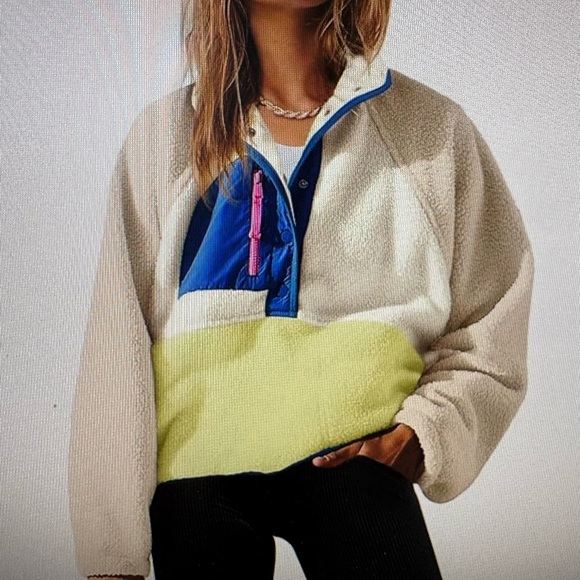 yanekop Tops - Great Condition - Womens Fuzzy Fleece Pullover Sherpa Sweatshirt - Small